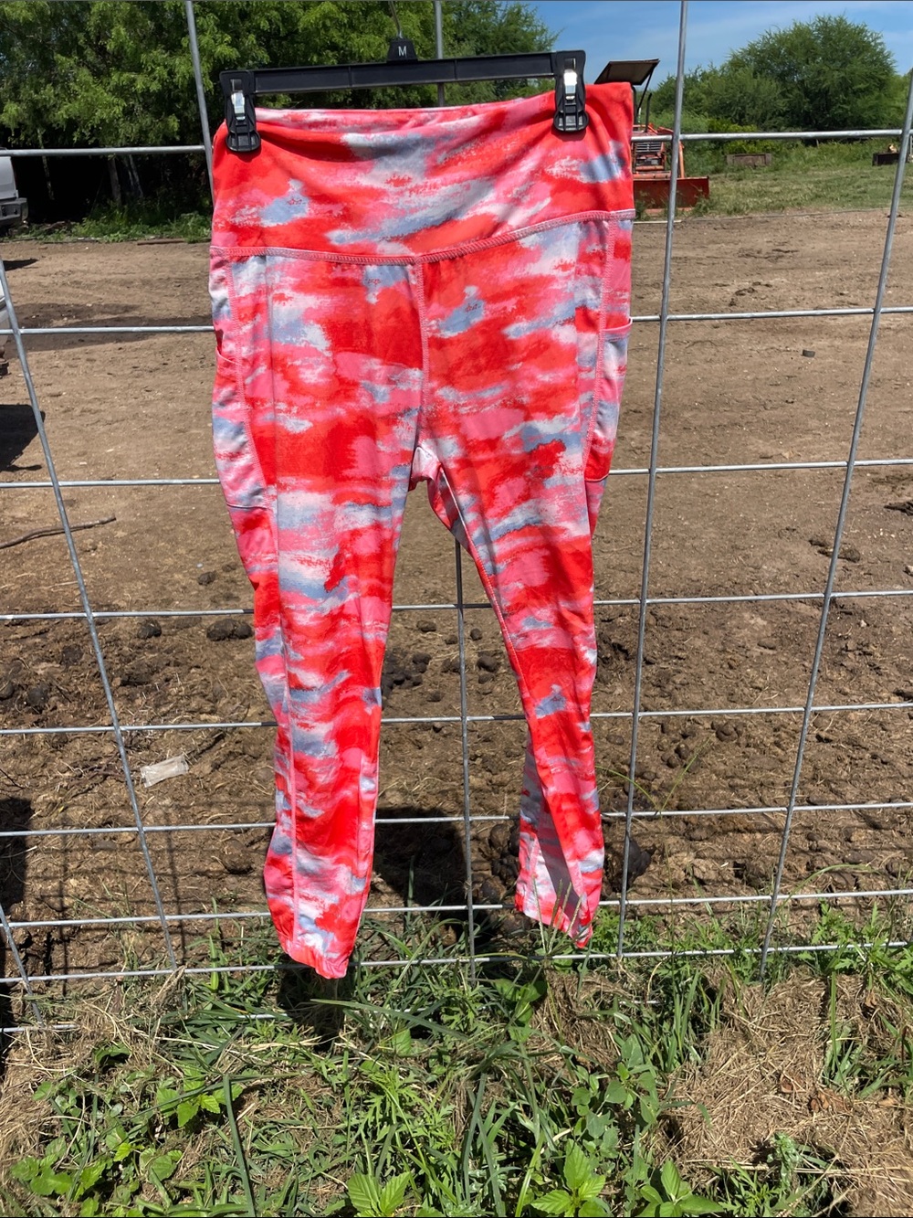 Tahari Sport cropped leggings